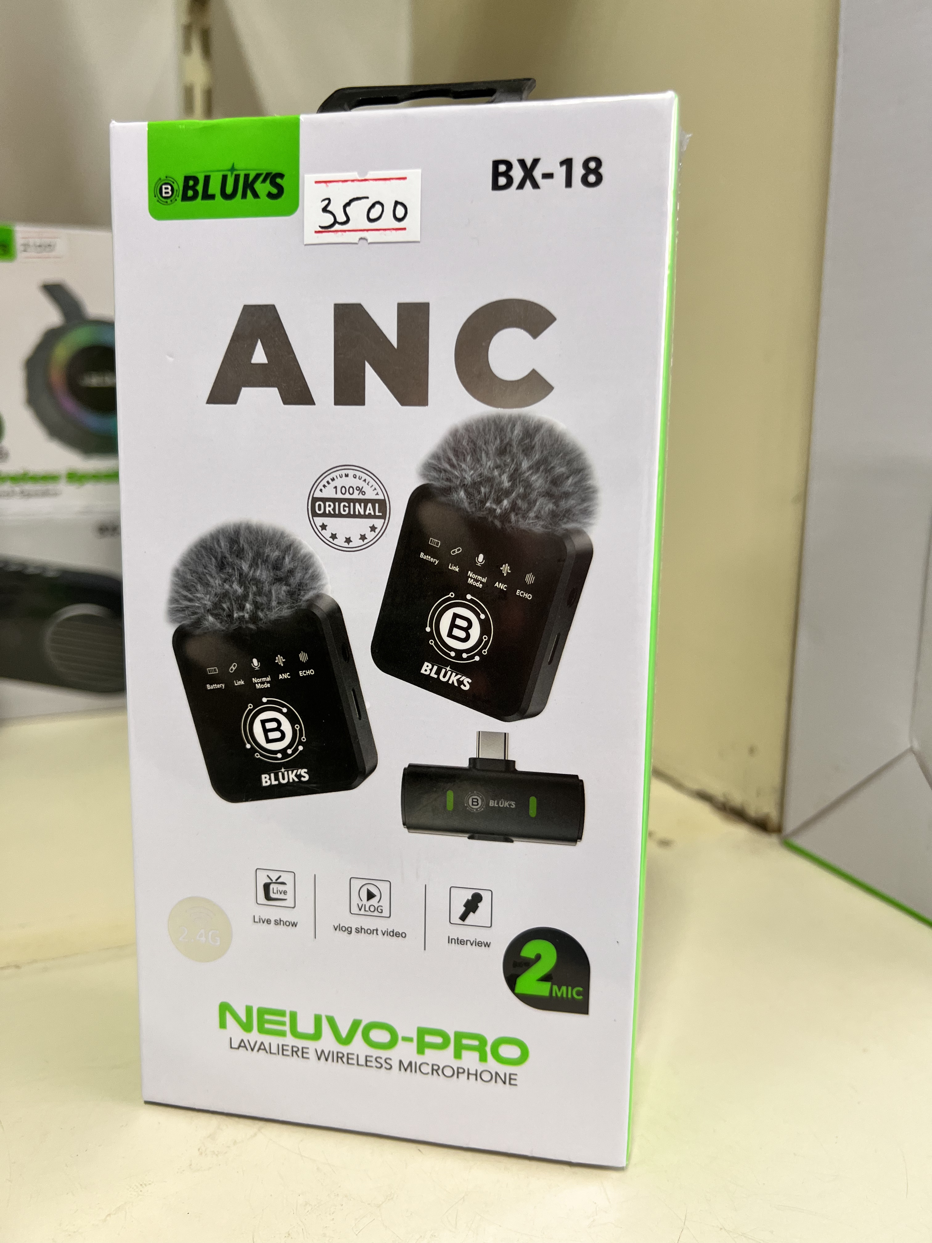 Bluk’s BX-18 Dual Wireless Microphone System