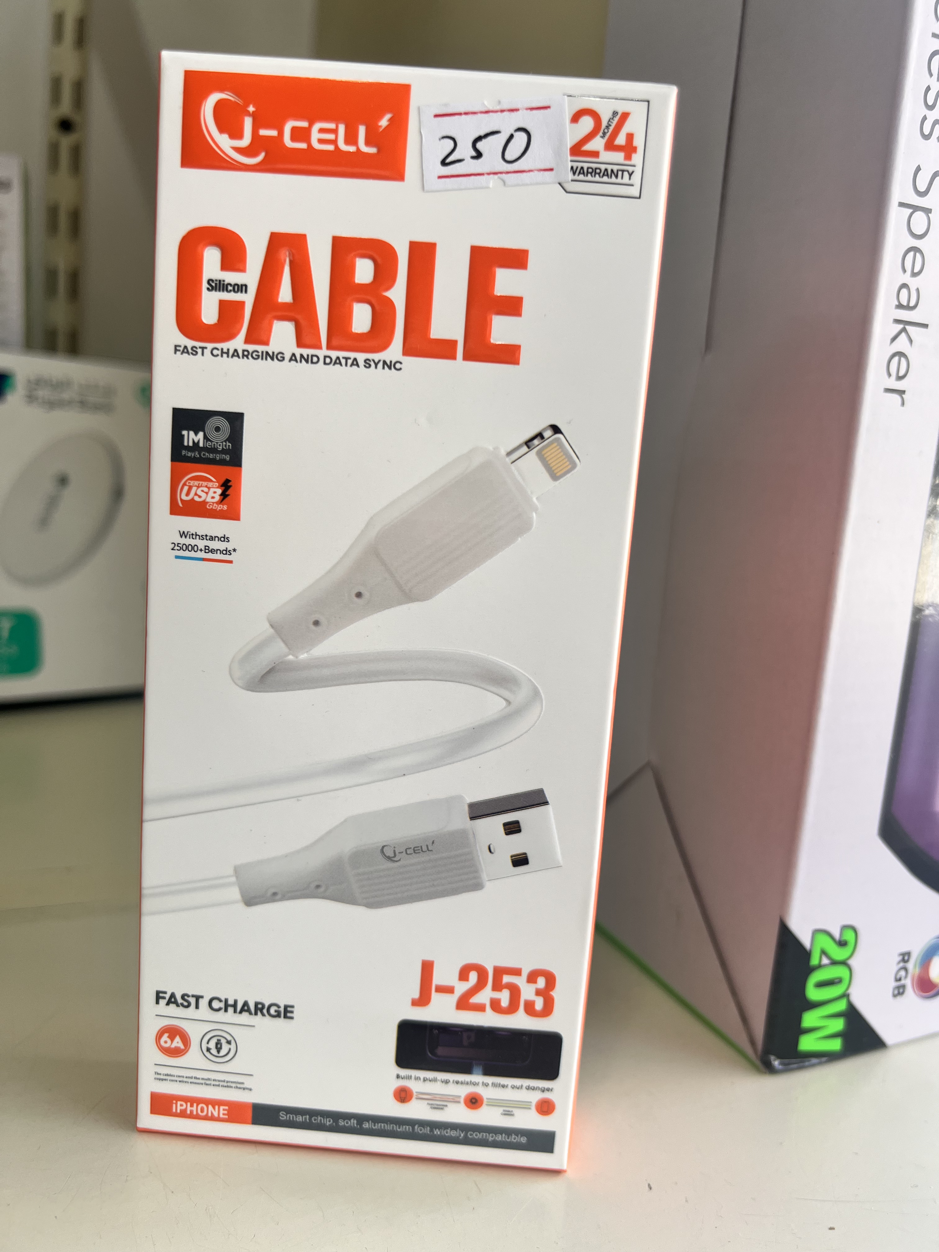 J-Cell J-253 High-Performance Lightning Cable