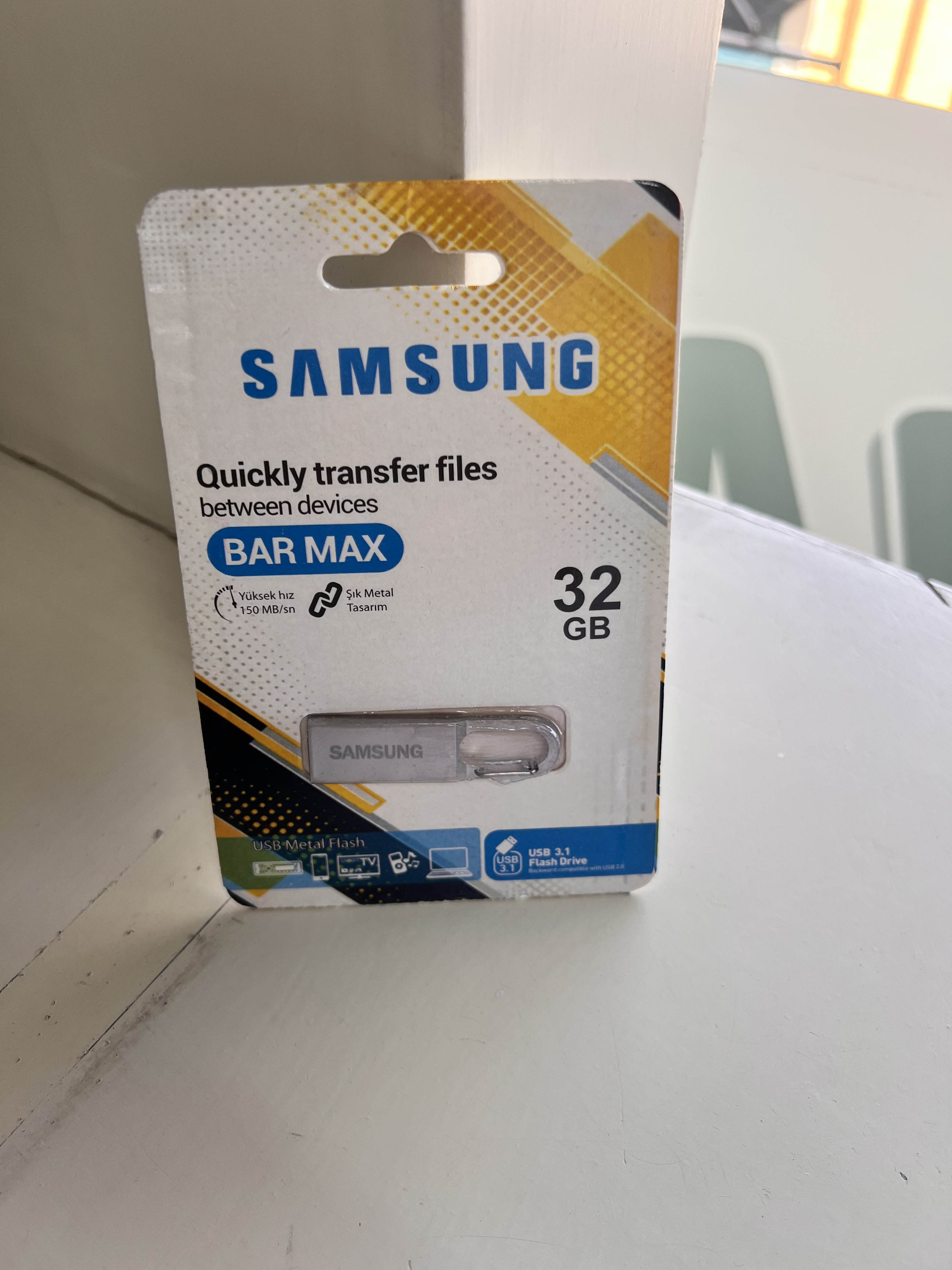 Samsung 32 GB Flash Drive